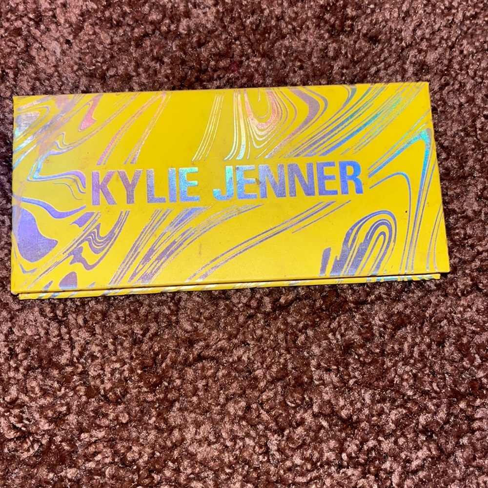 Kylie Jenner Calm Before the Storm Eyeshadow Palette